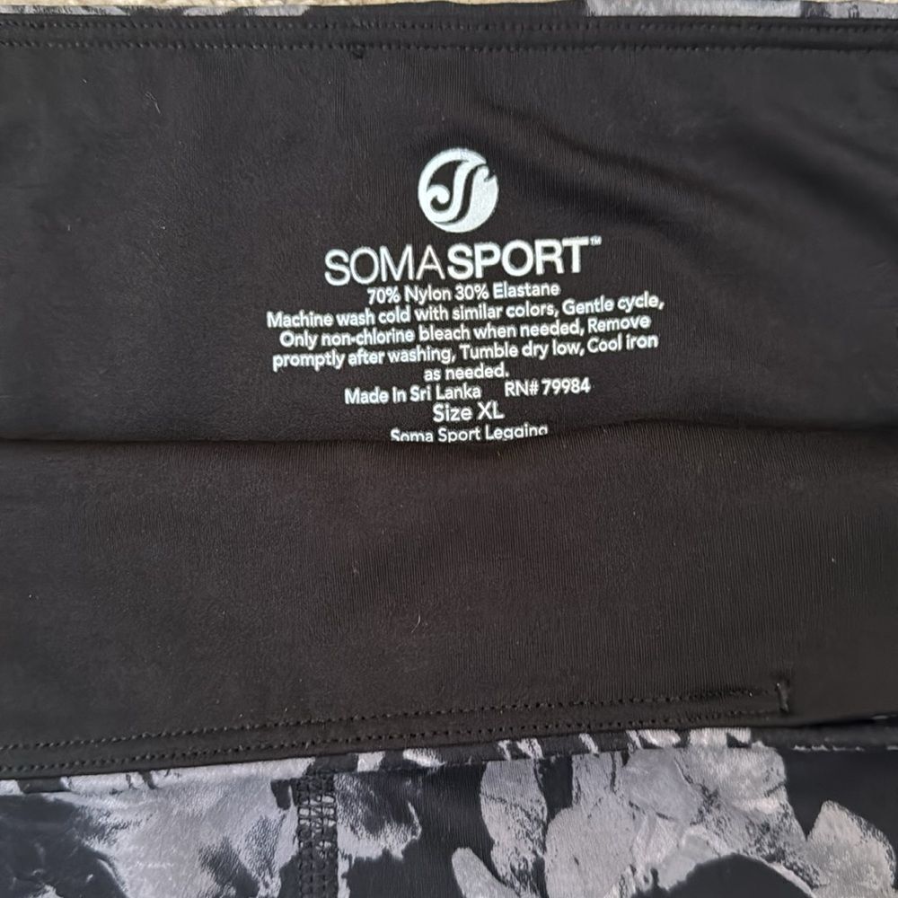 Soma Sport Black and Gray Floral Leggings, Size XL - Picture 7 of 9